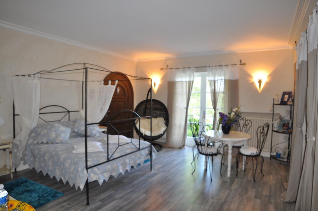 Domaine Le Bourdet Villa Saint-Sauveur-de-Cruzieres Room photo